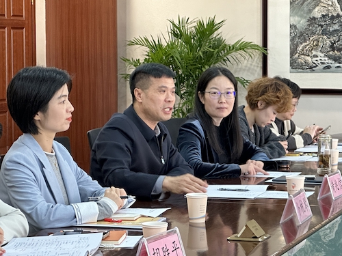 桃花族论坛
黄校长发言